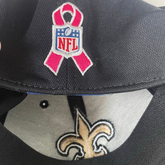 Reebok NFL Saints Black Fitted Hat Breast Cancer Ribbon Flex L/XL Football NEW - Picture 3 of 4